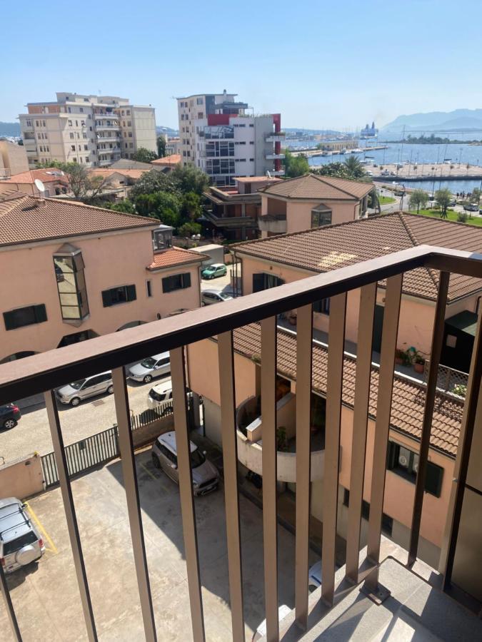 Seaside Apartments Casa Carla E Casa Andrea Olbia Bagian luar foto