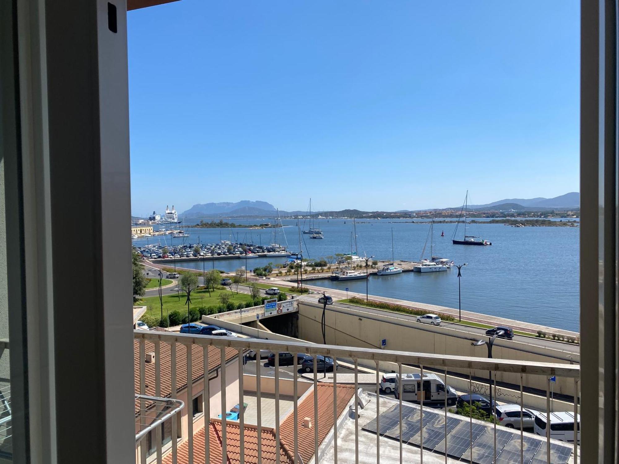 Seaside Apartments Casa Carla E Casa Andrea Olbia Bagian luar foto